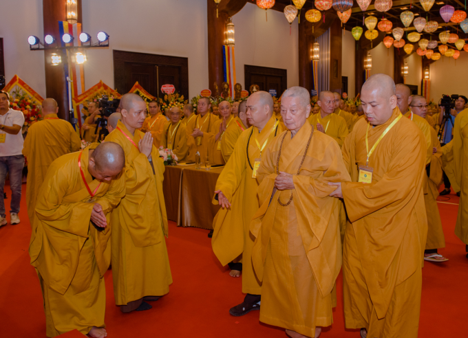 Trưởng lão Hoà thượng Quyền Pháp chủ GHPGVN chứng minh Đại hội Phật giáo tỉnh Ninh Bình lần thứ VII